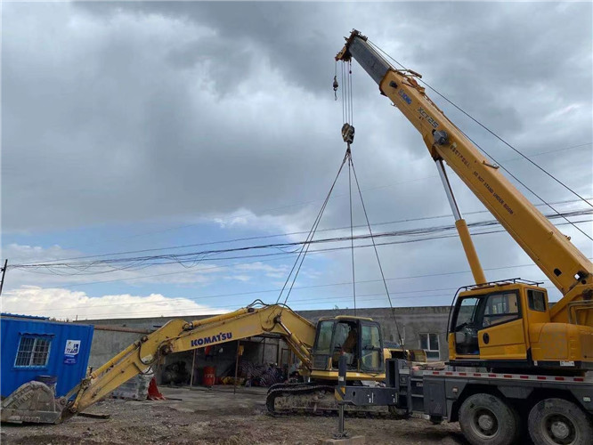 庄浪县25吨吊车的工作半径是多少？