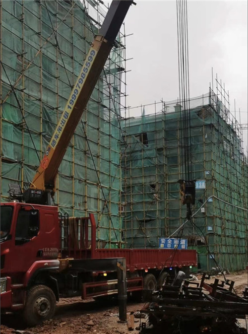 庄浪县“慢工细活”—— 吊车的 “微动控制” 技术