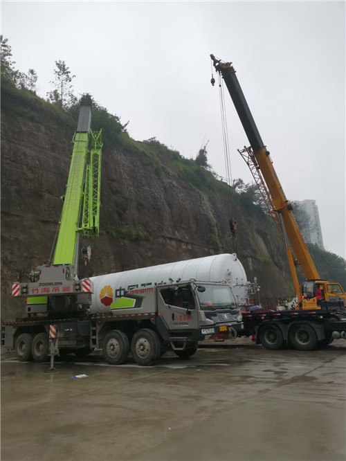 庄浪县“不怕风雨冻”—— 吊车的 “恶劣环境适应” 技术